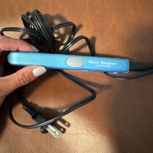 Babyliss Pro - Nano Titanium - Mini Flat Iron - NEW